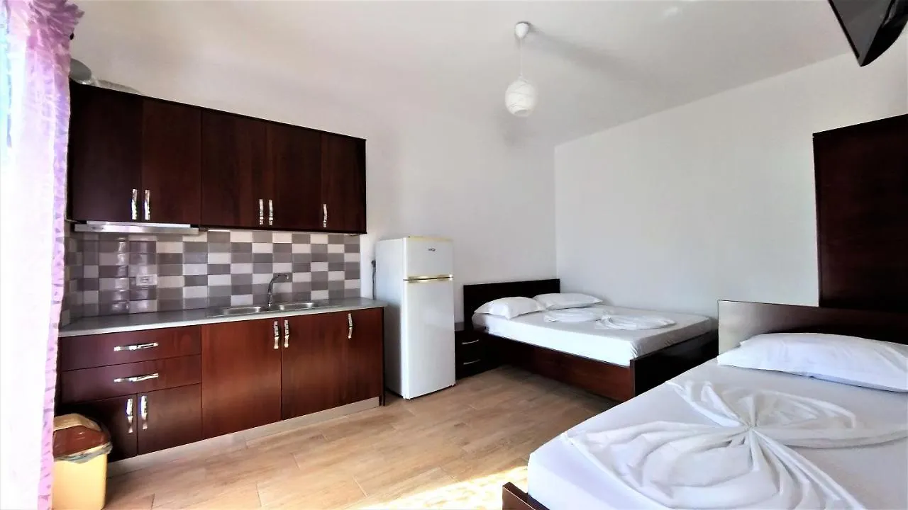 Vila Laguna Ksamil 3*,