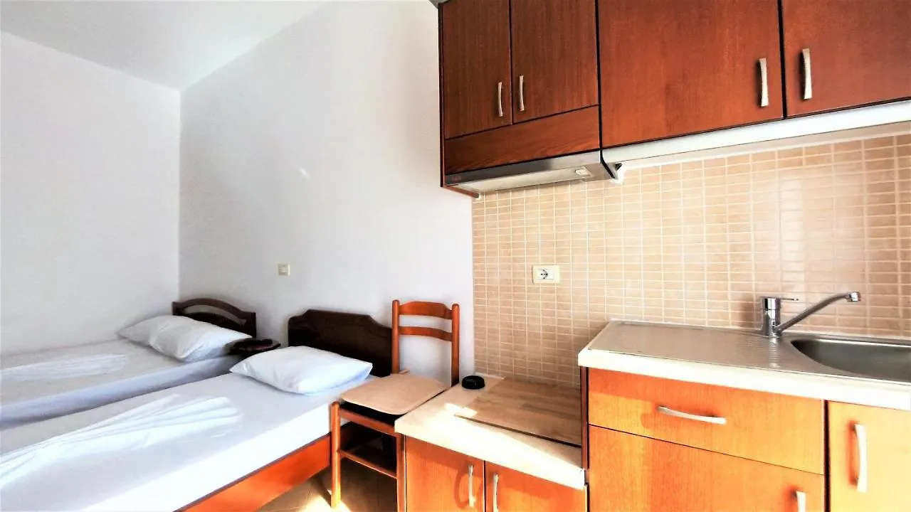 Vila Laguna Ksamil 3*,