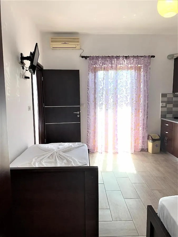 Vila Laguna Ksamil 3*,
